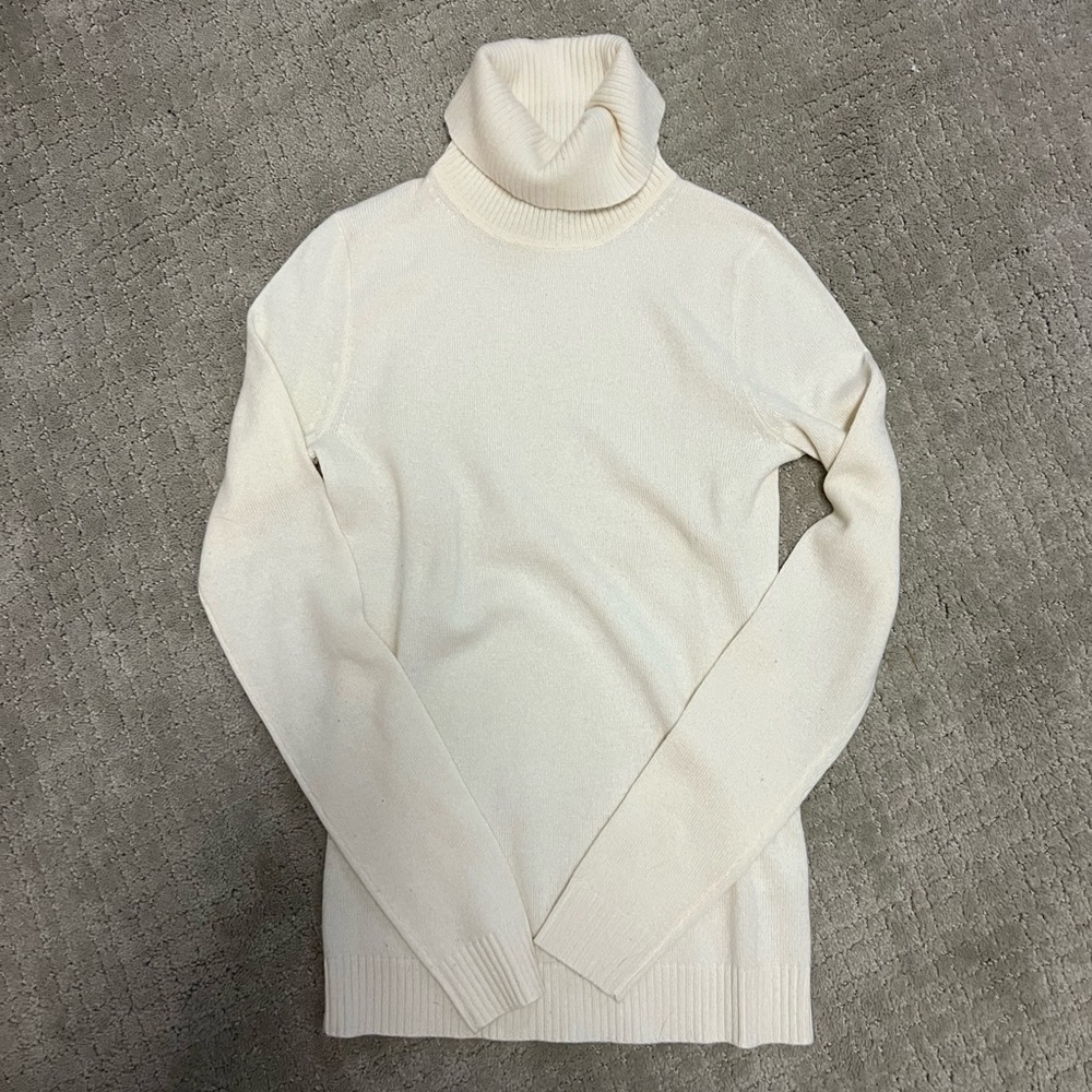 100% cashmere turtleneck sweater, JCrew, just dry cleaned, cream/ivory color, xs